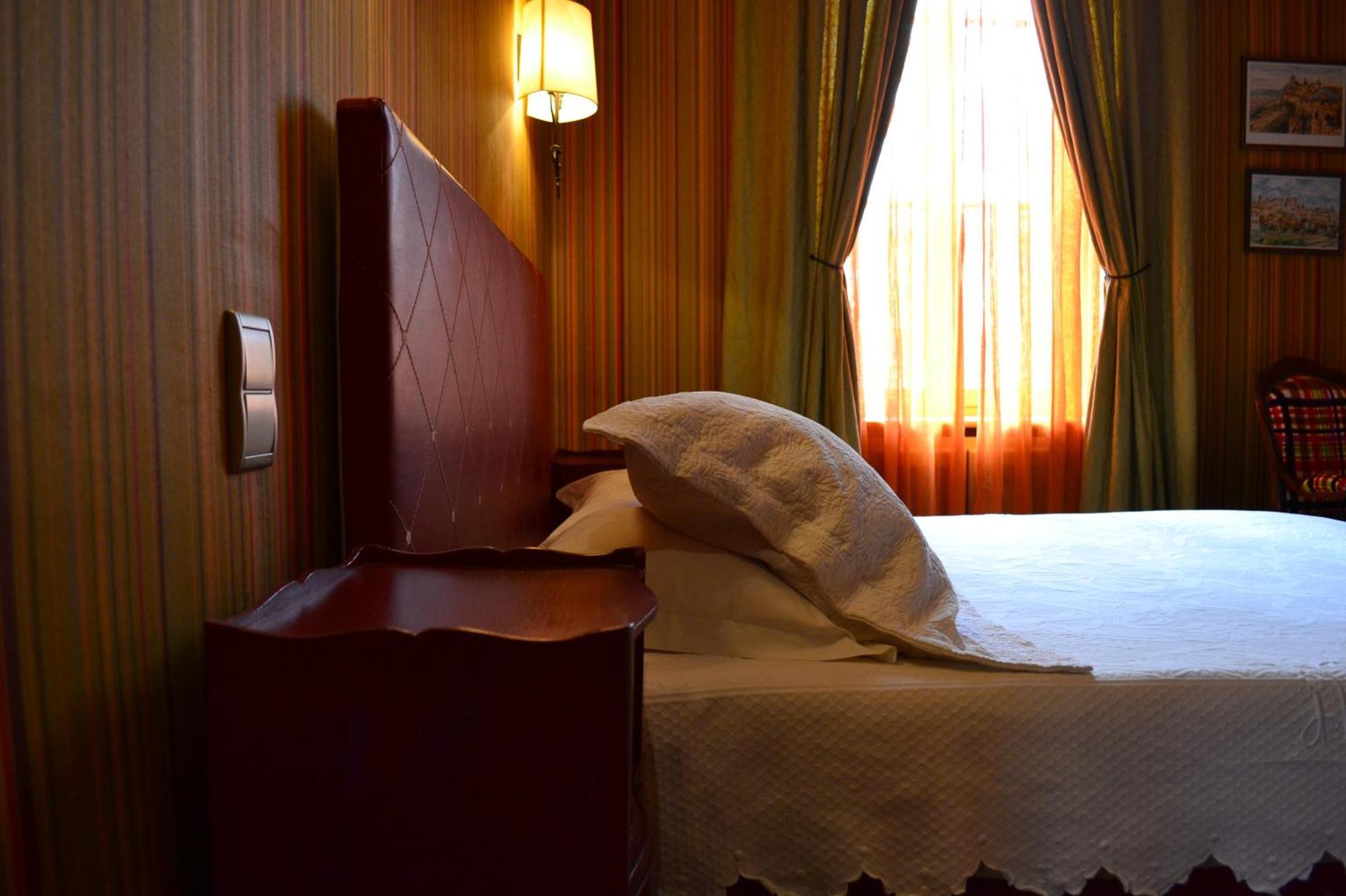 Demeure Saint Louis Historic Manor, City 700M, Parking,A C,Clim,Wifi, Heated Pool, City View 卡尔卡松 外观 照片